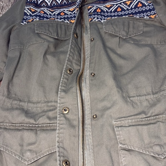 Woman’s Olive Green Moto utility Jacket with Tribal Pattern size small - Picture 5 of 9
